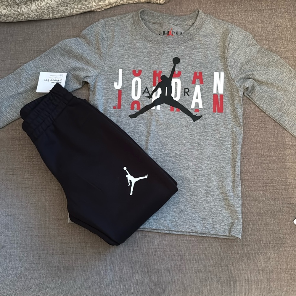 Brand new Nike Jordan 2 piece outfit.